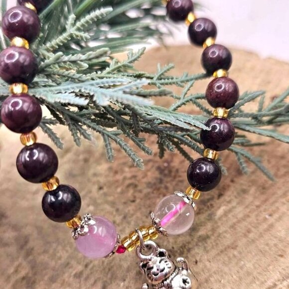 Beautiful Nature Red Garnet Mixed Crystal lucky Cat Charm Bracelet - Picture 9 of 10